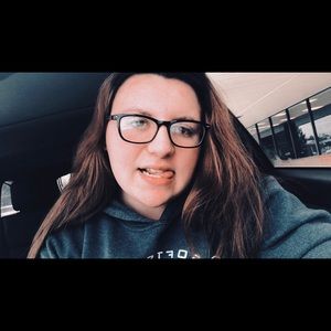 Meet your Posher, Leah